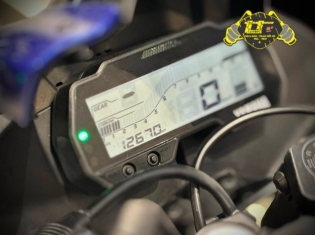 YAMAHA R15V3 2021