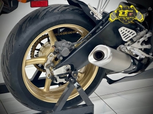 YAMAHA R6 2010 